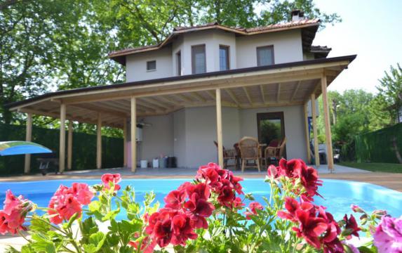 Sapanca Isıtmalı Havuzlu Geniş Bahçeli Villa Fiyatları , 1