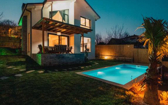 Beyaz Mini Villa - Sapanca Kiralık Isıtmalı Havuzlu Villa Fiyatları , 1